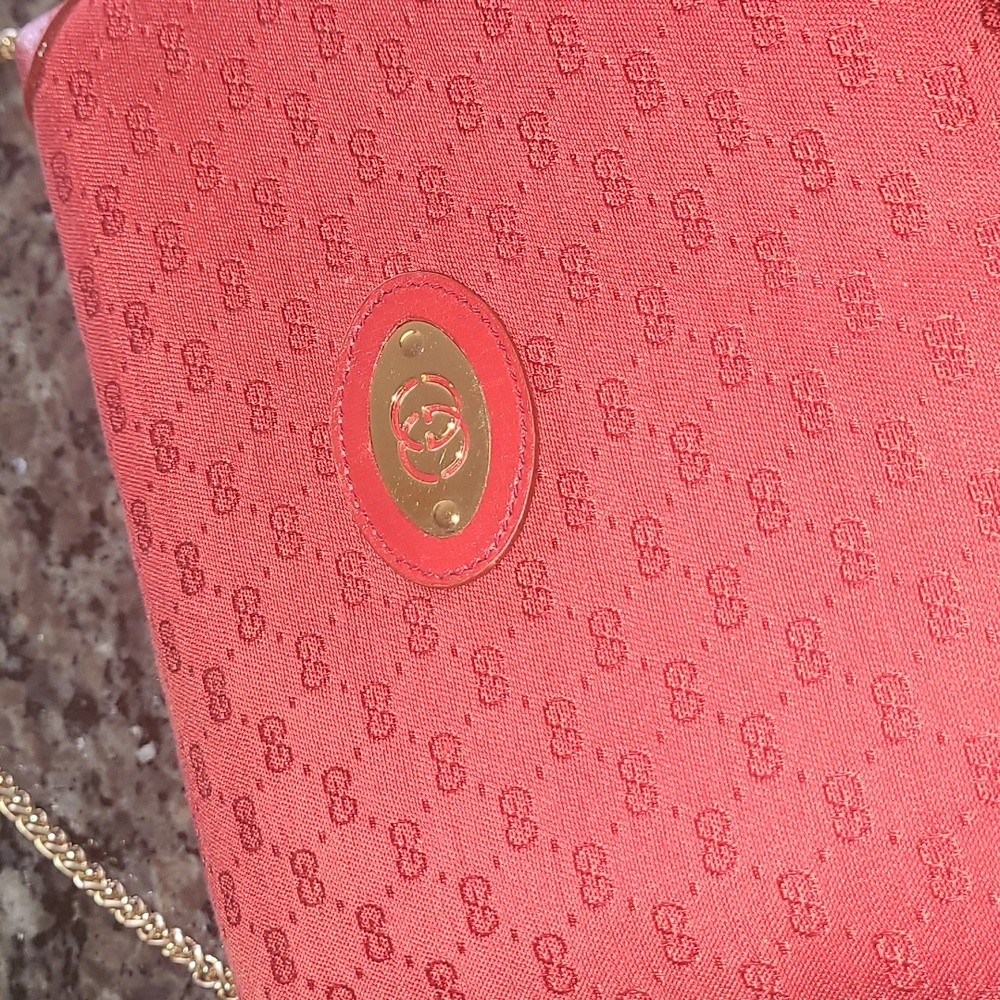 GUCCI RED MICRO GG MONOGRAM CROSSBODY BAG - Picture 9 of 16